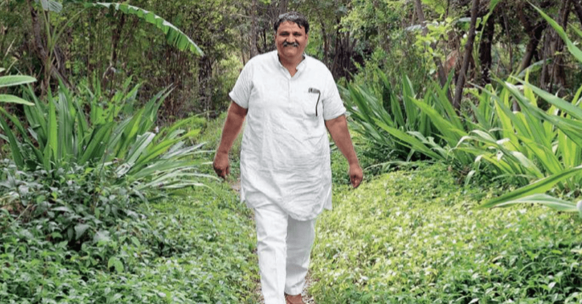 इस गाँव के सरपंच ने चलाया ऐसा मुहीम, गाँव वालों से लगवाए 5 लाख से ज्यादा पौधे, हर लड़की के नाम है लाखो की एफडी