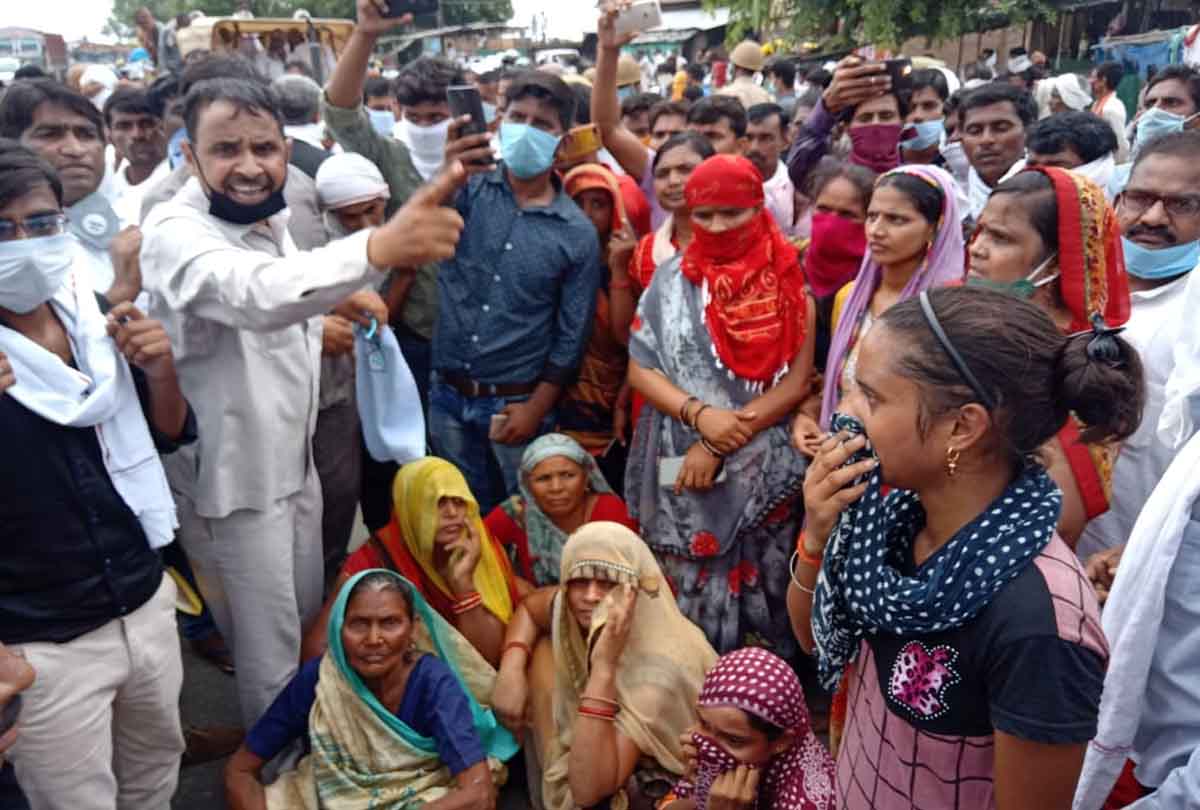 ब्रजेश अपहरण: सीबीआई जांच की मांग को लेकर महिलाओं ने किया हाईवे जाम