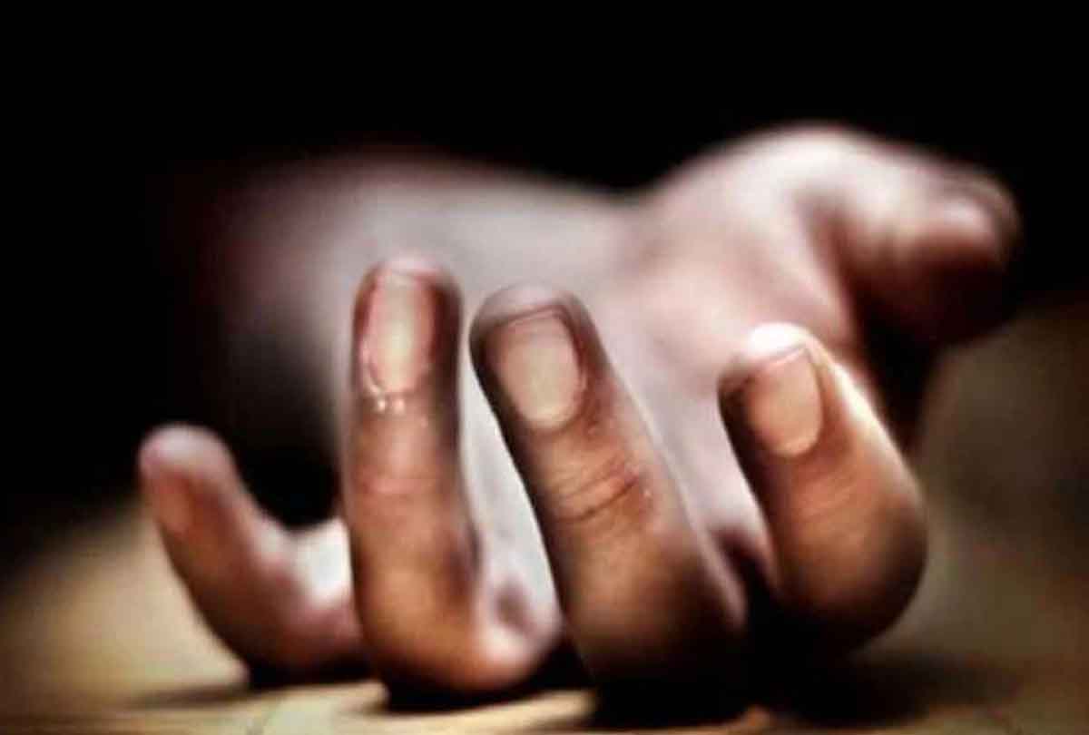 उत्तर प्रदेश फिर गोलियों से गूंजा, एक ही परिवार के पांच लोगों को गोली मारी, तीन की मौत