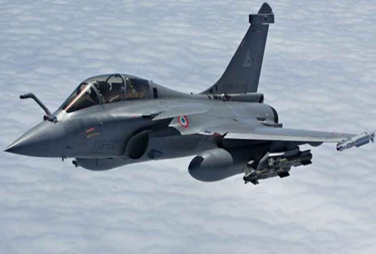 अभिनंदन के सामने नहीं टिक पाया था पाकिस्तान का F-16, अब राफेल से घबराए चीन और पाक