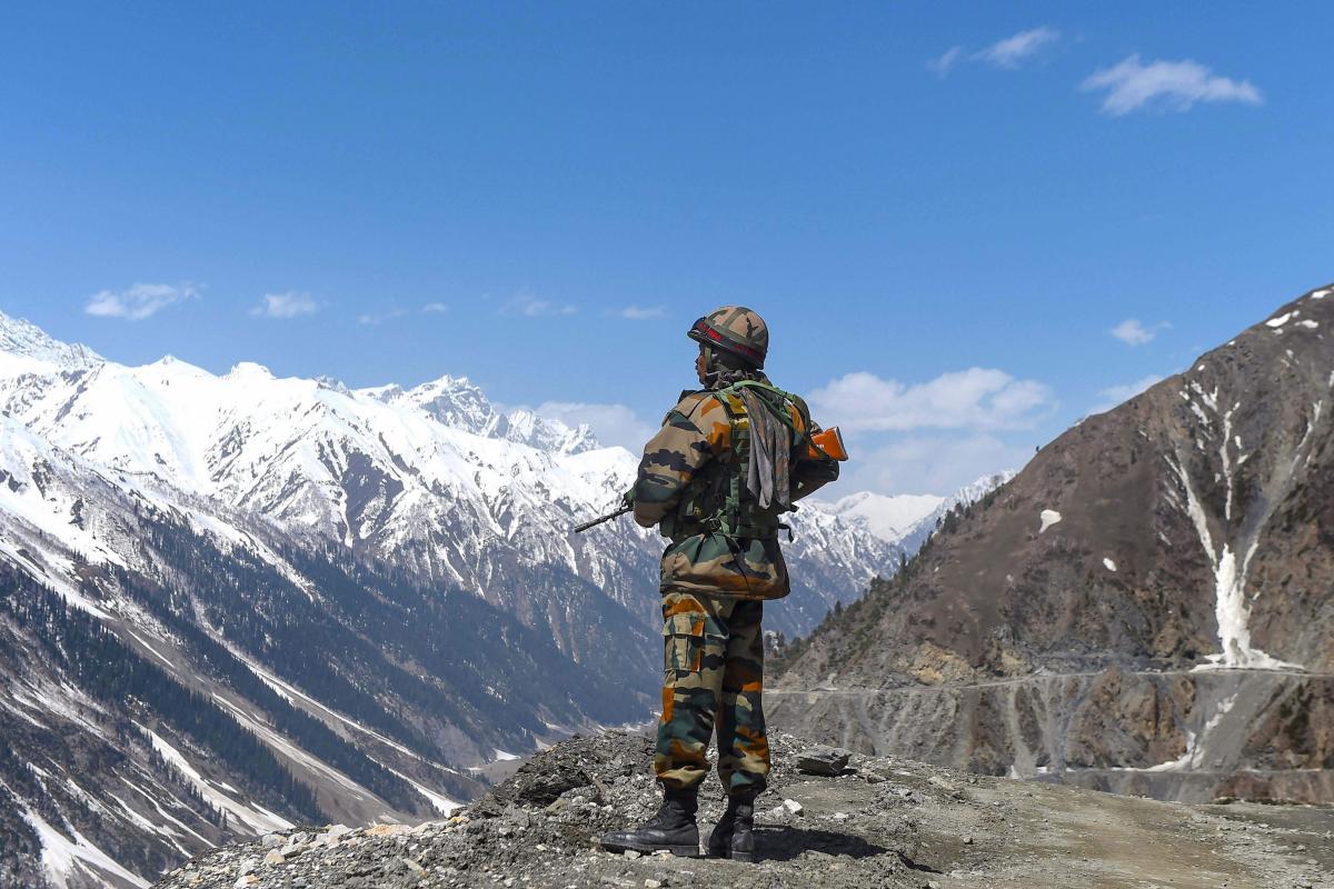 चीन से लड़ने के लिए रिटायर्ड भारतीय जवानों ने जताई इच्छा, बिना सैलरी के सेना में होना चाहते हैं शामिल