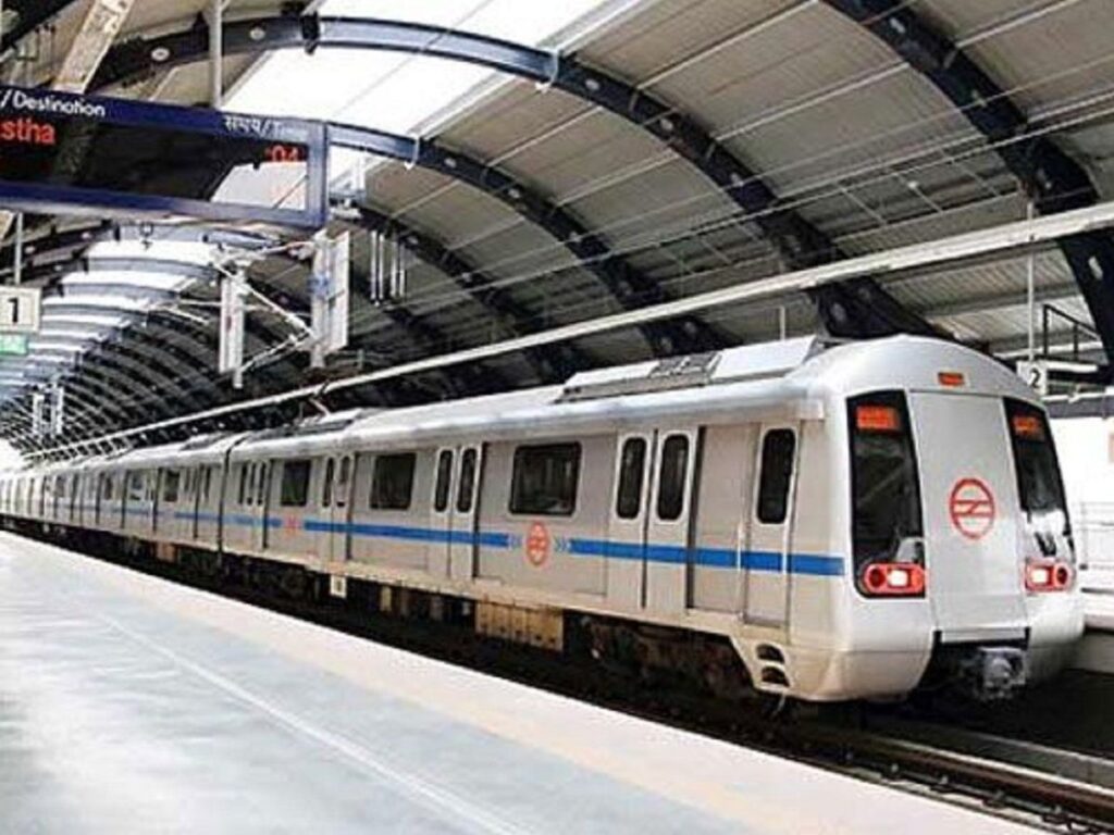 दिल्ली मेट्रो सफर करना अब होगा और आसान, आपका फोन ही बनेगा स्मार्टकार्ड-टिकट 2 Delhi Metro