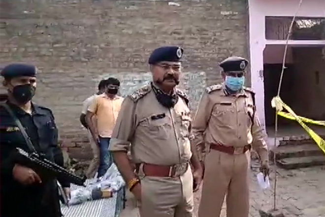 कानपुर एनकाउंटर: पुलिस ही निकली पुलिस के जान की दुश्मन कांड से 24 घंटे पहले हुई दरोगा की विकास दुबे से बात 