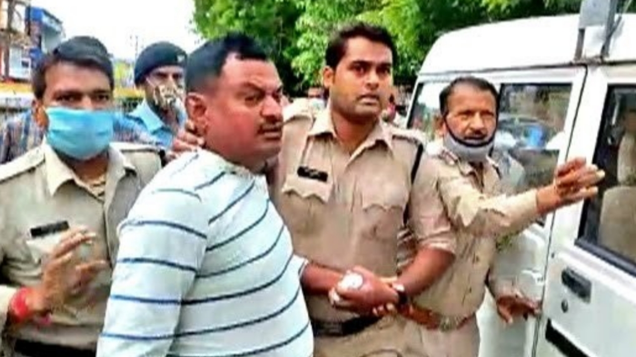 किसे मिलेगी विकास दुबे को पकड़वाने की 5 लाख इनामी राशि, सामने आया नाम, लम्बी है लिस्ट