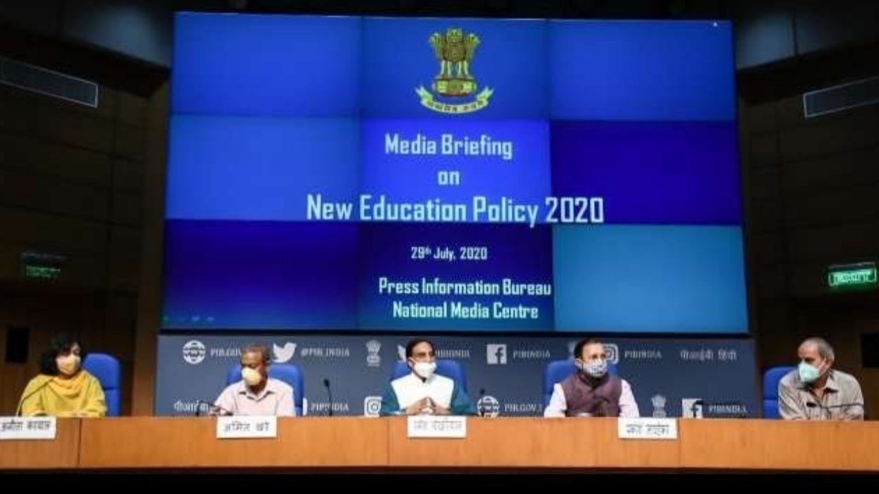 मोदी सरकार ने लगाई नई शिक्षा नीति पर मुहर, बदल जाएगा पढ़ाई का अंदाज