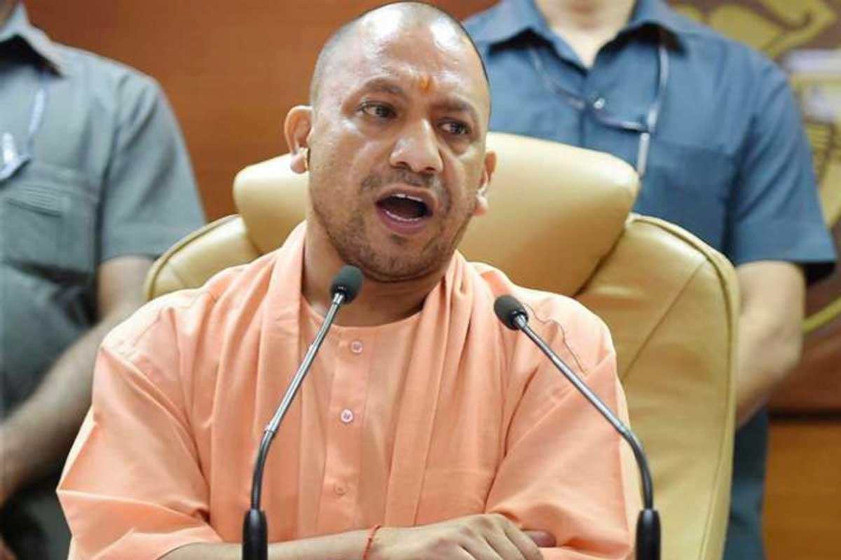 कोरोना रोकने के लिए योगी सरकार हुई सख्त, घर से बाहर निकलने से पहले जान लें ये नियम नहीं तो देना होगा 500 रूपये