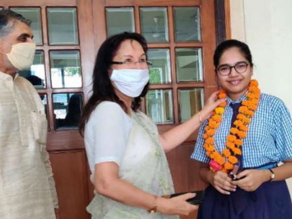 सीबीएसई 12वीं में फिसड्डी साबित हुआ पटना, लखनऊ की दिव्यांशी जैन को मिले 600 में से 600 अंक