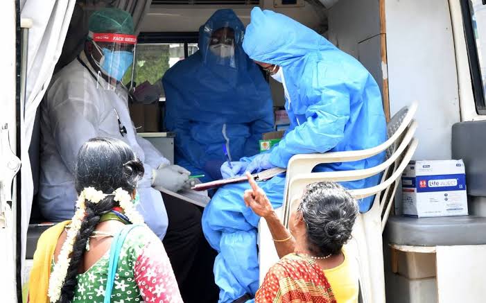कोरोनावायरस अपडेट: 24 घंटे में रिकॉर्ड 377 लोगों का निधन, वैक्सीन पर सरकार ने लिया ये बड़ा फैसला
