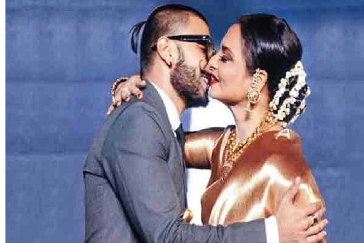 रेखा ने इन 7 सितारों को सरेआम किया था Kiss, अब वायरल हो रहीं तस्वीरें