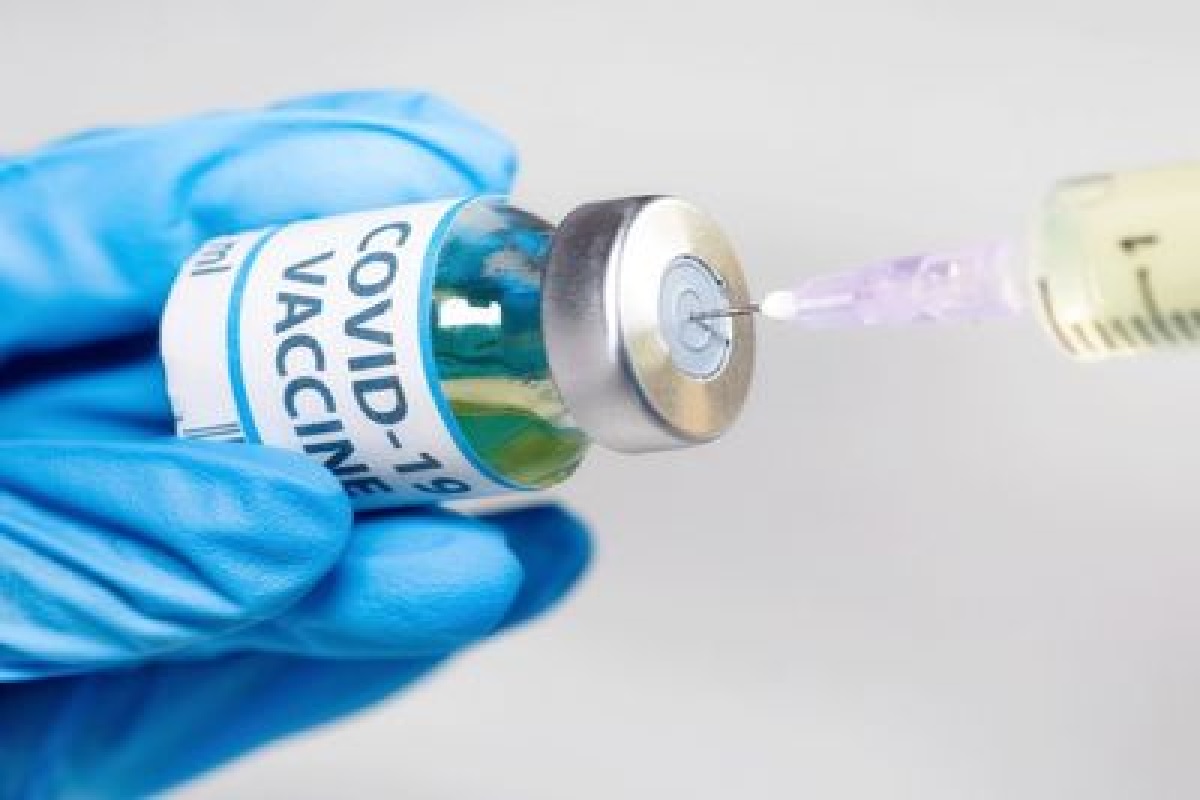 रूस में बनी Corona Vaccine, राष्ट्रपति पुतिन की बेटी को लगा कोविड-19 का पहला टीका