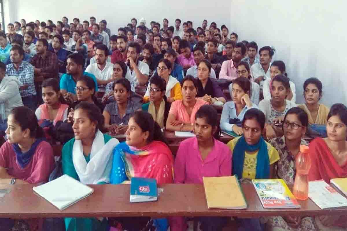 Up में दो दिन के लॉकडाउन के बीच बीएड प्रवेश परीक्षा पर लिया गया ये फैसला
