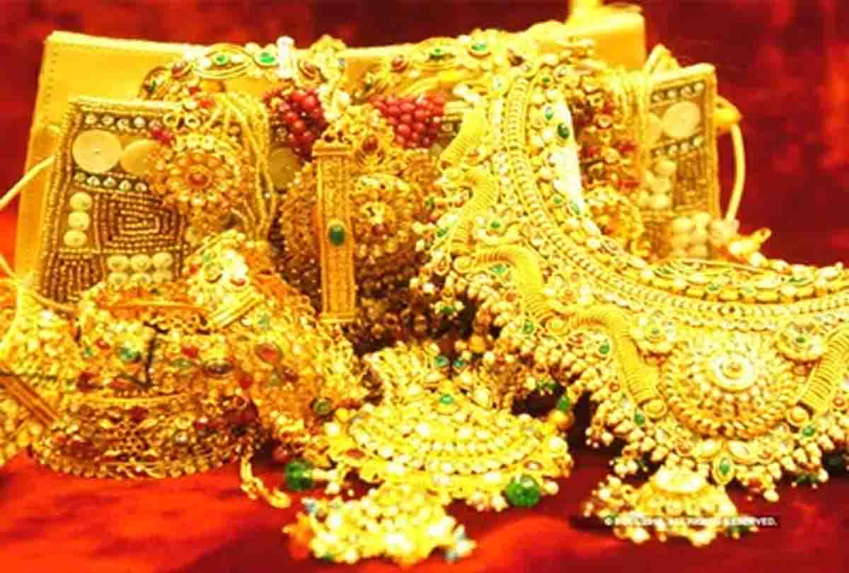 Gold Price: चांदी की हुई 'चांदी' एक दिन में 3,615 रुपये का आया उछाल, सोने के दाम भी इतने रुपये बढ़े