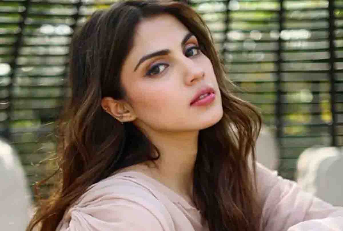 सीबीआई के इन सवालों से छूटे रिया के पसीने, जबान लड़खड़ाकर बोलती हुई बंद, जाने क्या थे सवाल