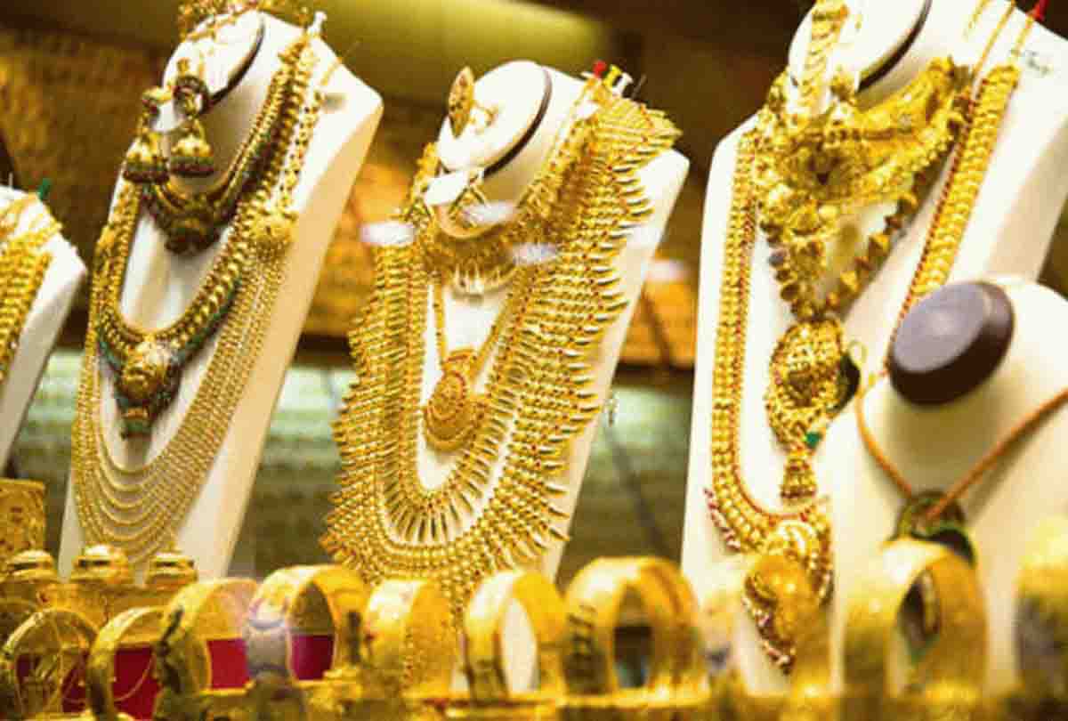 Gold Price : सस्ता हुआ सोना और चांदी, खरीदने का सही मौका, जाने 10 ग्राम का भाव