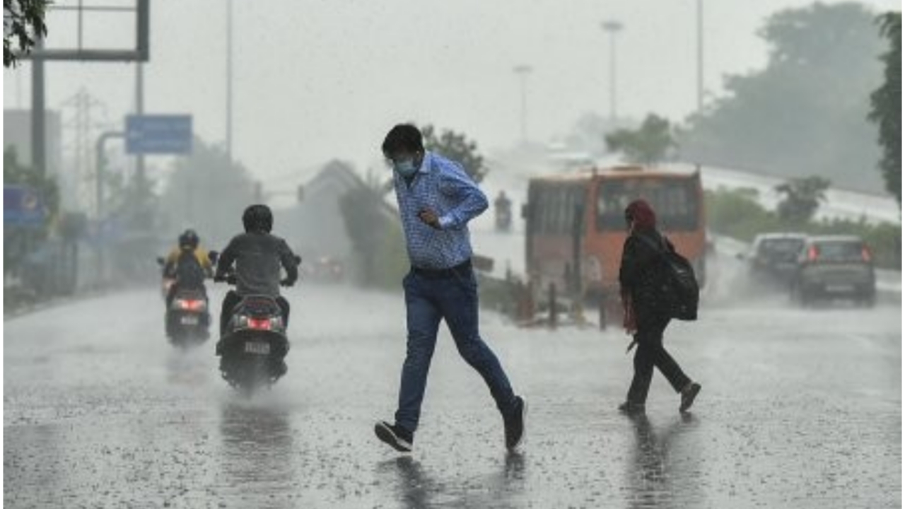 मौसम अपडेट: देश में ज्यादा बारिश की संभावनाएं, राजधानी दिल्ली में भी बरसेंगे बदरा