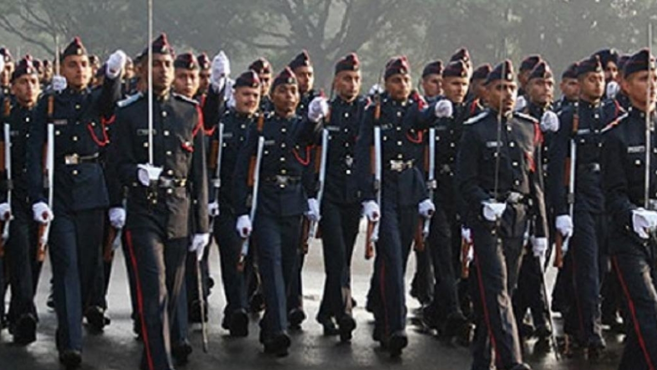 जमीन, आसमान और समंदर के जांबाज ऐसे होते हैं तैयार, जानें खास बातें