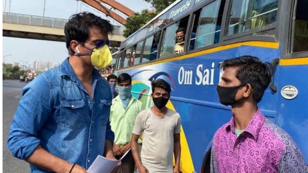 सोनू सूद निभाया अपना वादा, 1 लाख लोगों की नौकरी का किया इंतजाम
