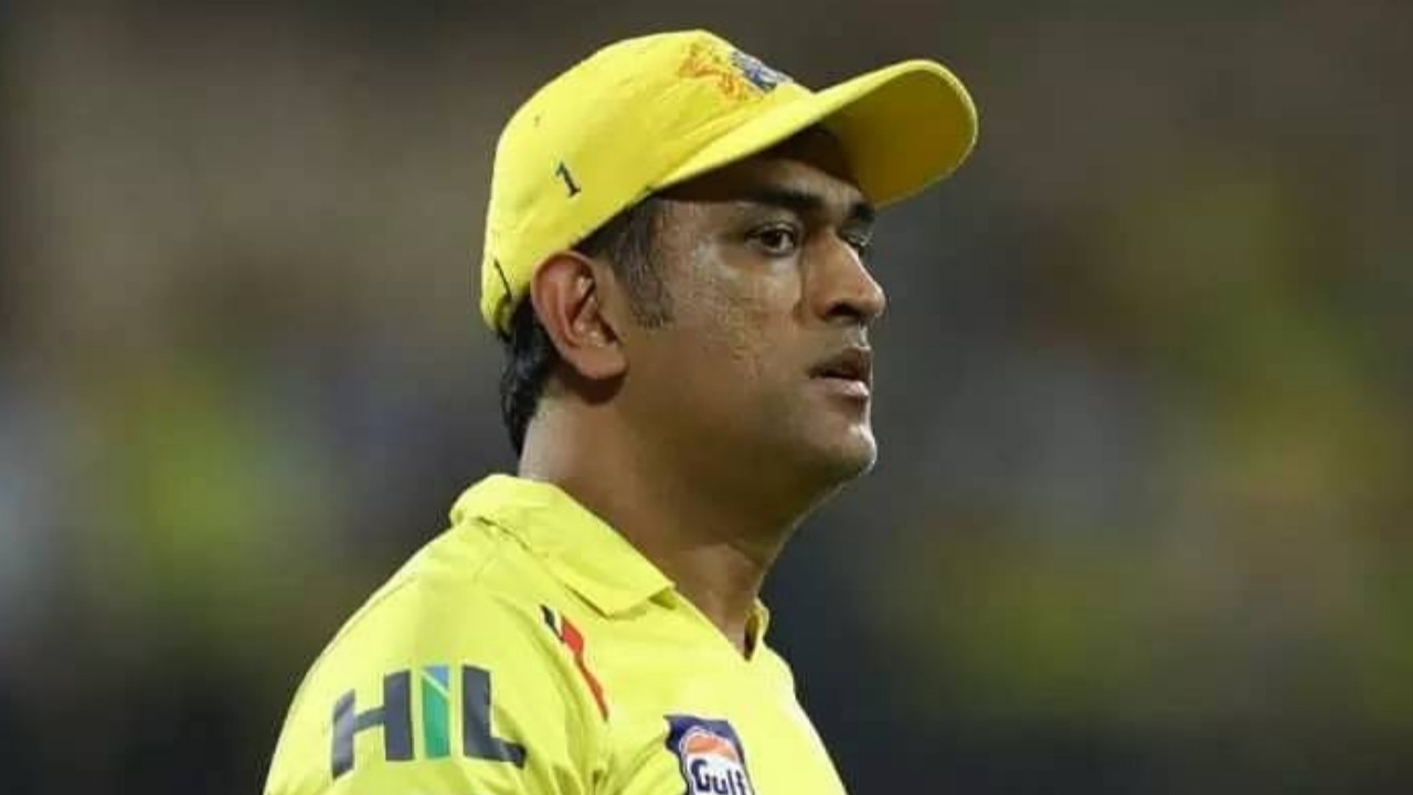 विराट कोहली की शादी में ही धोनी ने कहा जिस दिन मुझे हराने वाला खिलाड़ी मिला ले लूँगा संन्यास