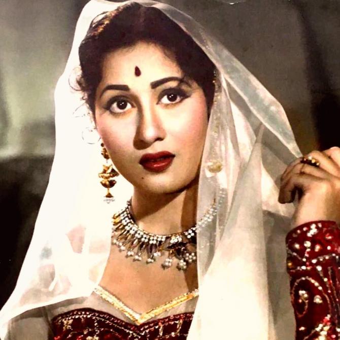 बॉलीवुड के 10 एक्टर जिन्होंने खाई है जेल की हवा, 1 सभी का पसंदीदा