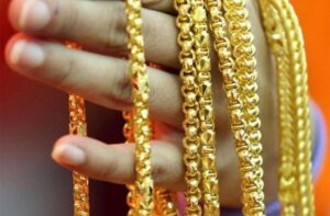 Gold Price : सोना खरीदने का सुनहरा मौका, भाव में आई उम्मीद से ज्यादा गिरावट