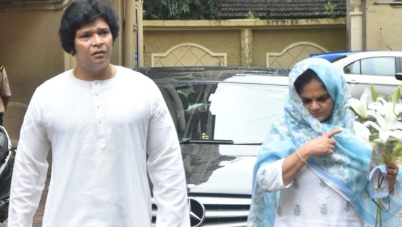 बिना मेकअप नजर आईं करीना कपूर, आँख के नीचे साफ दिखा काला धब्बा, देखें तस्वीरें