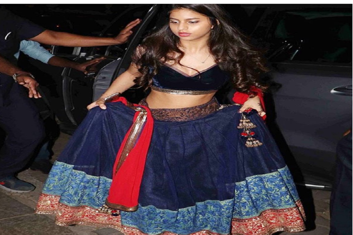 शाहरुख खान की बेटी सुहाना पहनकर निकली ऐसी ड्रेस होना पड़ा शर्मिंदा, देखें तस्वीरें