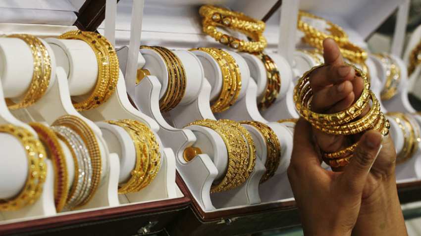 Gold Price : सोने के दाम में आई अब तक की सबसे ज्यादा गिरावट, खरीदने में न करें देरी