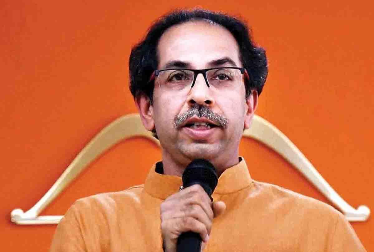 उद्धव ठाकरे व उनके बेटे आदित्य की बढ़ी मुश्किलें, 6 महीने की हो सकती है जेल