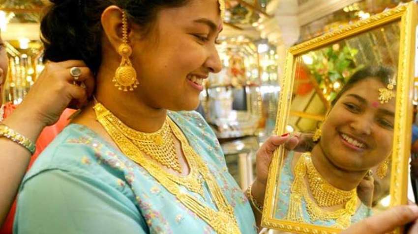 Gold Price: 5500 सस्ता हुआ सोना, अब मात्र इतने रूपये में खरीदें 10 ग्राम