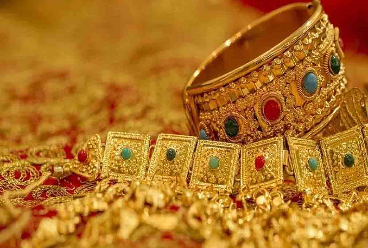 Gold Price: 4800 रुपये सस्ता हुआ सोना, ऊपर से मिल रहा है 780 रुपये का डिस्काउंट, अब मात्र इतने में मिलेगा 1 तोला