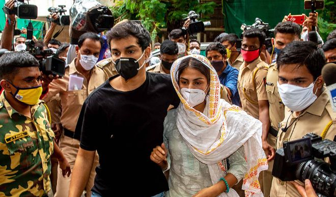रिया चक्रवर्ती की जमानत याचिका को एनसीबी का चैलेंज, अदालत में दी ये दलीलें