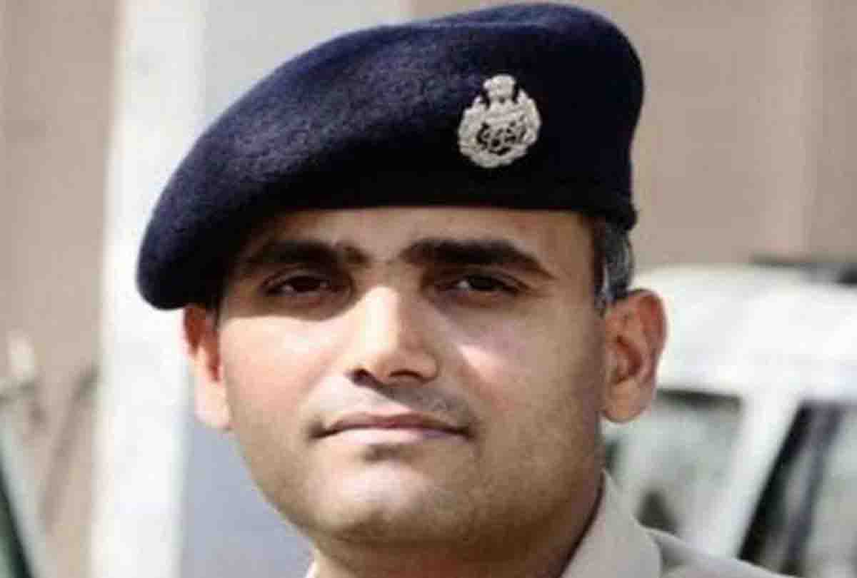 पिता की हत्या में पुलिस की नाकामी देख 22 लाख की नौकरी छोड़ बने आईपीएस, दबंगो की निकाली हेकड़ी