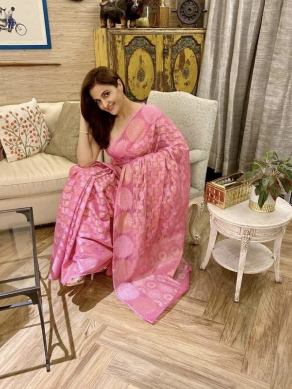 रिया चक्रवर्ती से पहले बॉलीवुड की ये 6 अभिनेत्रियां खा चुकी हैं जेल की हवा, जाने क्या था जुर्म