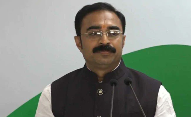 बाबरी मस्जिद गिराने वाले सभी आरोपी बरी, भड़क उठी कांग्रेस