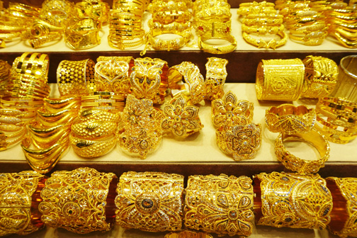 Gold Price : आसमान छूने वाला है सोने का भाव, आज सस्ता सोना खरीदने का अंतिम मौका