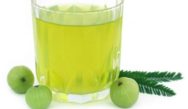 शरीर में महसूस हो रही है कमजोरी? तुरंत खाना शुरू करें ये 5 चीजें