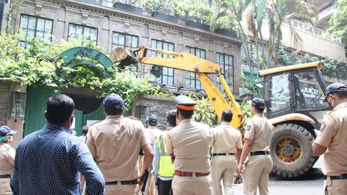 Bmc नहीं चला सकती कंगना के ऑफिस पर बुलडोजर, हाईकोर्ट ने सुनाया ये फैसला