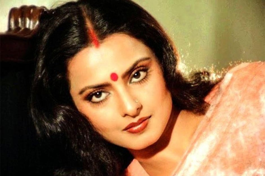 इन बॉलीवुड सितारों ने जातिप्रथा को खत्म करते हुए कभी नहीं लगाया अपने नाम के साथ सरनेम