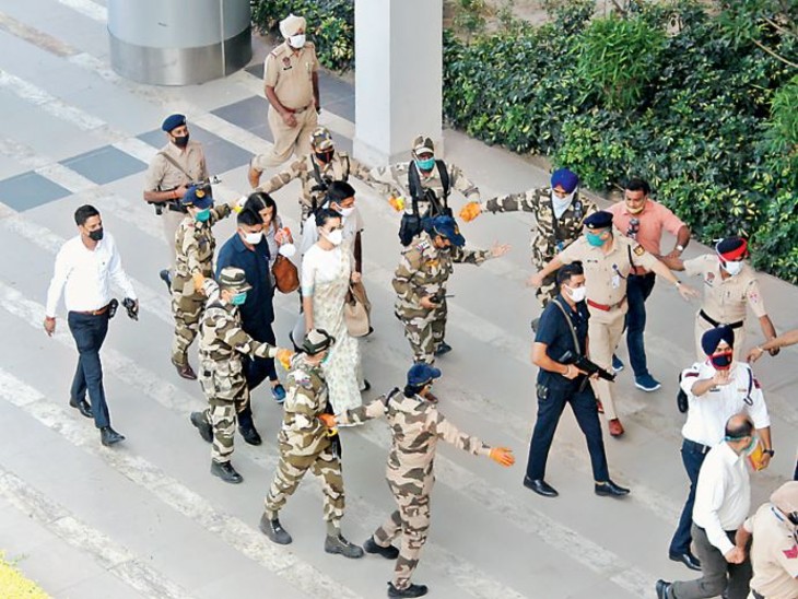 Y सिक्योरिटी पर कंगना ने बोला झूठ, कहा-चंडीगढ़ में उतरते ही मेरी सुरक्षा नाममात्र की रह गई