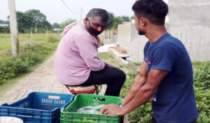 कोरोना काल ने ‘बालिका वधू' शो के डायरेक्टर को ठेले पर सब्जी बेचने को किया मजबूर