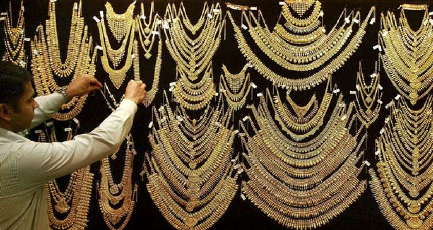 Gold Price: सोना खरीदने का यही है सही समय, इतने रूपये में मिलेगा 1 तोला