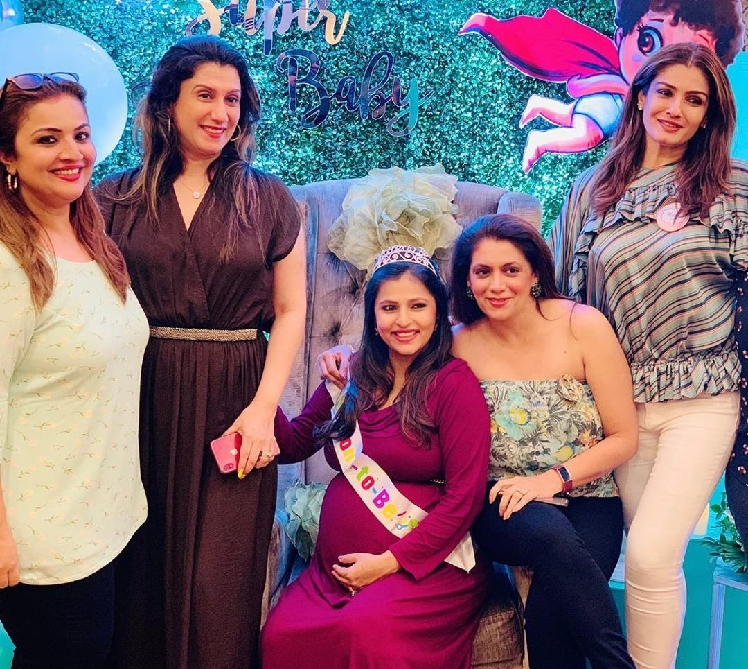 भगवान हैं ये बॉलीवुड सितारें, अनाथ बच्चों को गोंद लेकर दिया नई जिंदगी