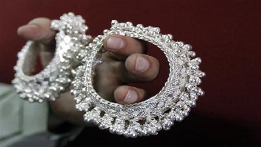 Gold Price 21 October 2020: 5700 सस्ता हुआ सोना, अब मात्र इतने में मिलेगा 1 तोला