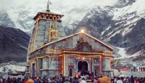 केदारनाथ धाम का वीडियो पोस्ट कर विवादों में घिरीं यूट्यूबर रिवा मावी, जानें पूरा मामला