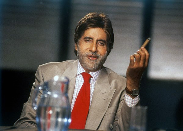 एक दिन में 100 से ज्यादा सिगरेट पी जाते थे अमिताभ बच्चन