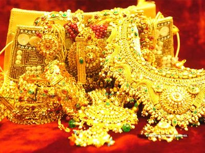 Gold Price 11 October 2020: तेजी से गिर रहा सोने का दाम, जानिए 1 तोला सोने का भाव