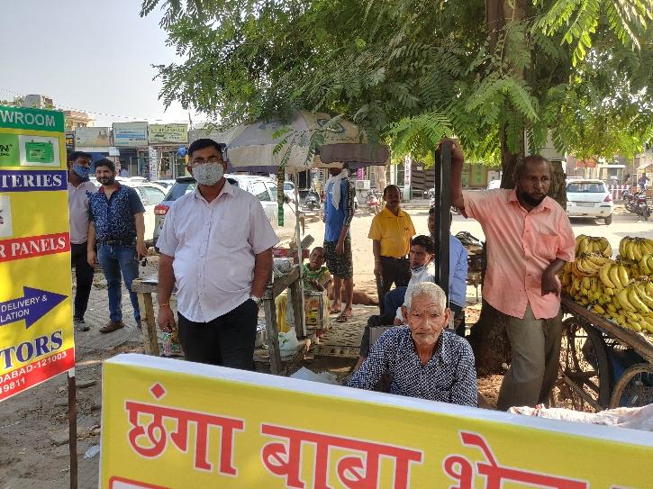 'बाबा के ढाबा' के बाद फरीदाबाद के ‘छंगा बाबा’ का वीडियो वायरल, लोगों ने पहुंचाए 60 हज़ार रुपये