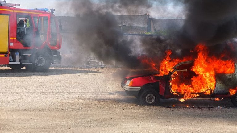 सैनिटीज़र से कार में लगी आग, जिन्दा जले Ncp नेता संजय शिंदे