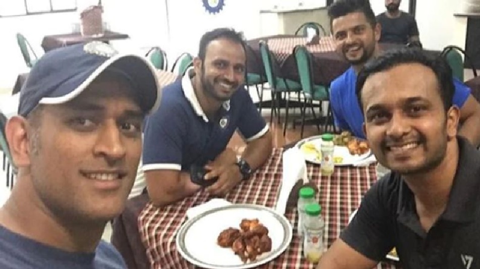 धोनी की फेवरेट डिश बना-बना के परेशान हैं साक्षी, जानिए क्या है वो डिश