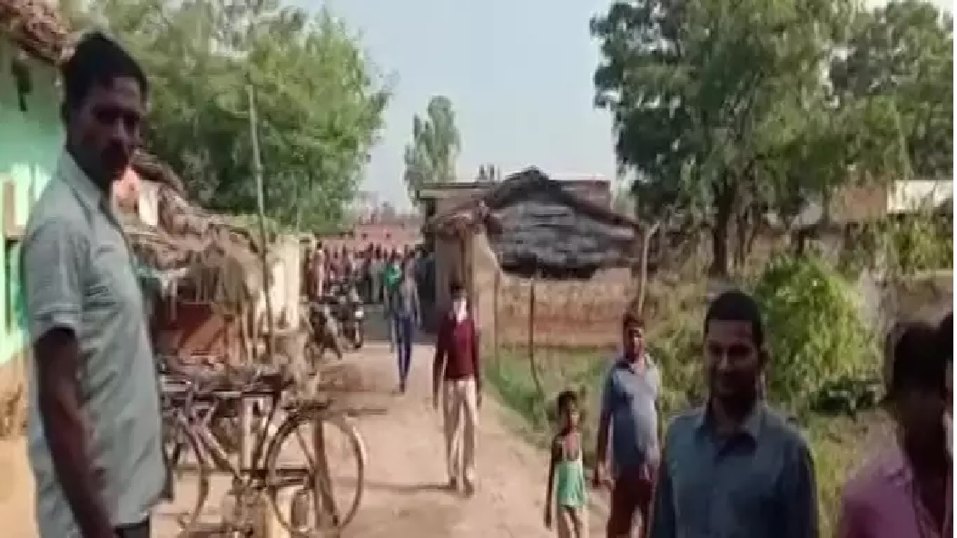 अवैध संबंधो के शक के चलते पति ने काटा पत्नी का गला, कटा सिर लेकर पहुंचा पुलिस स्टेशन